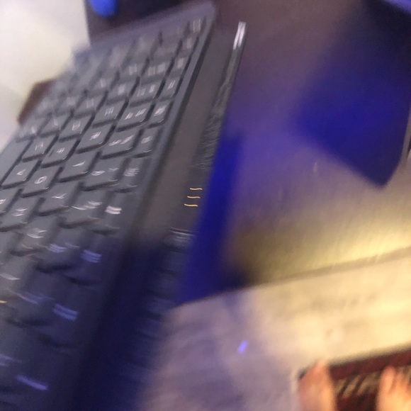 Logitech Keyboard For Ipad Pro 12.9in - Picture 4 of 4